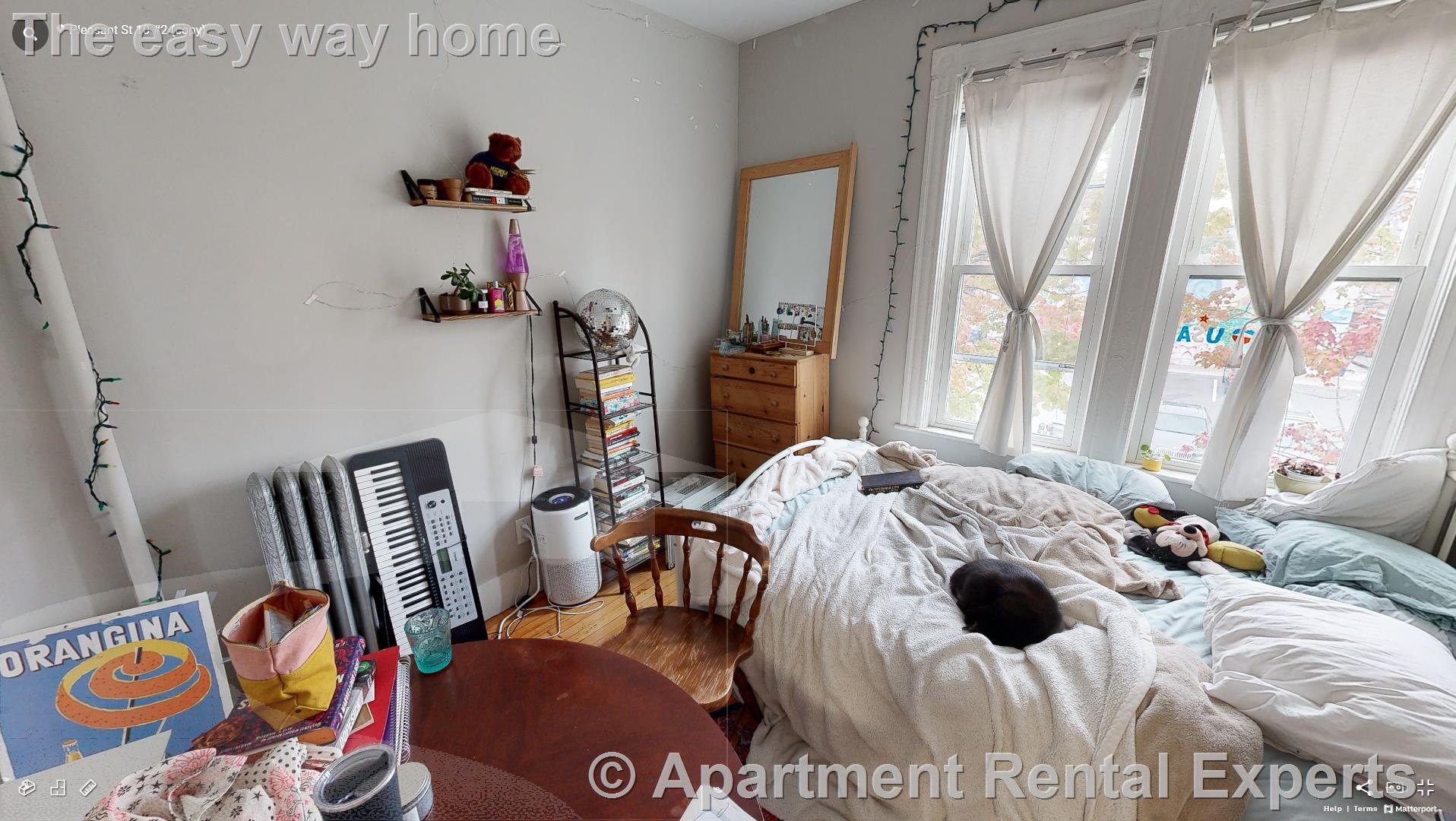 10 Pleasant St, Central Square