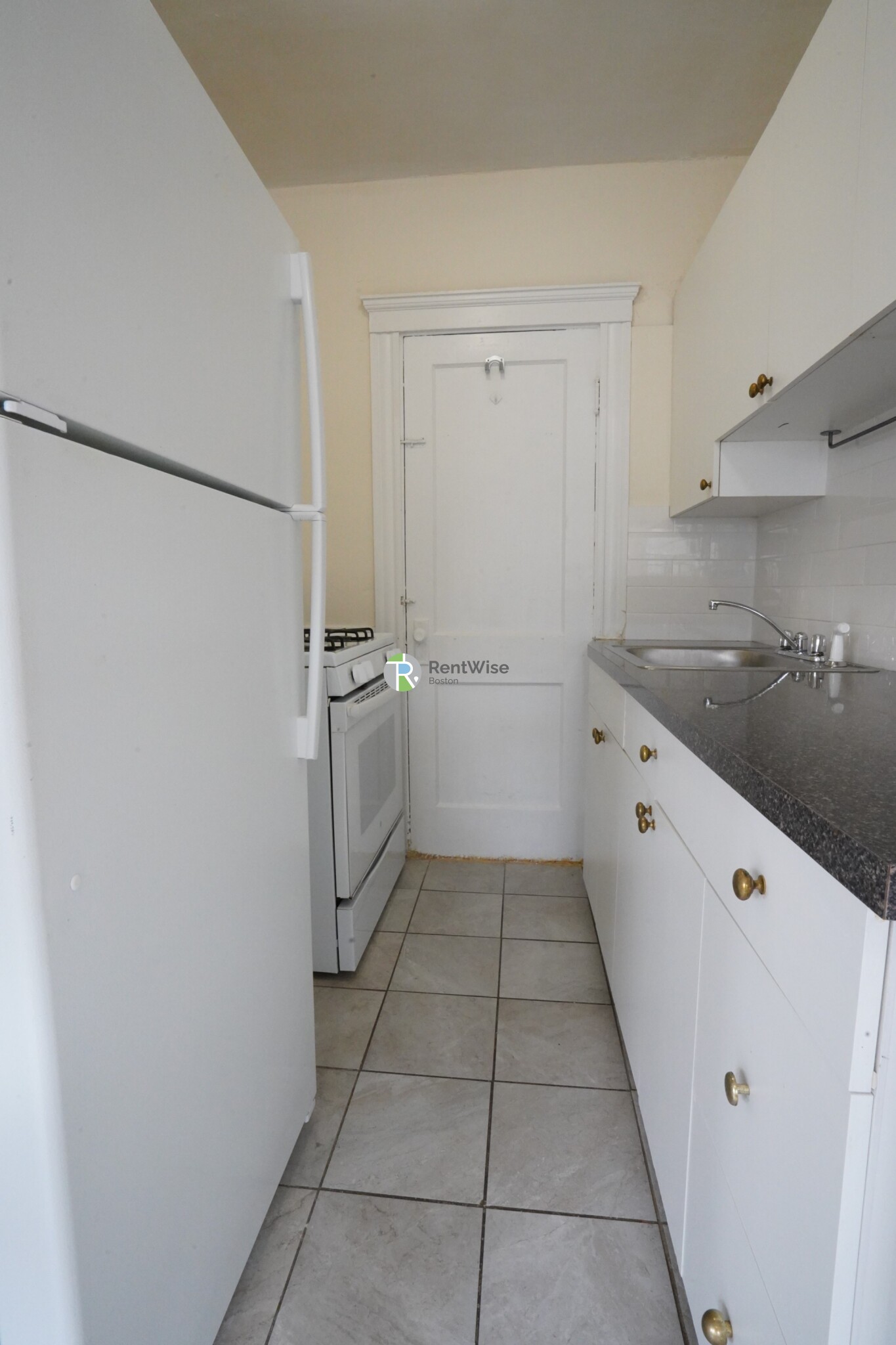 131 Washington St, Brighton