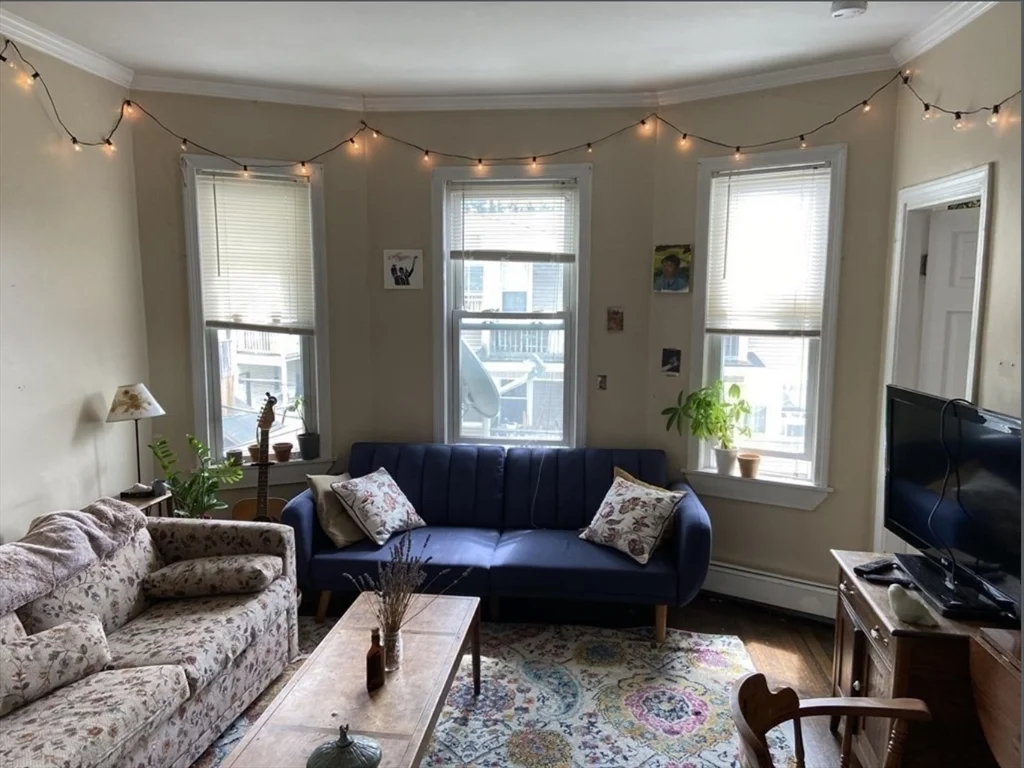 47 Dalrymple St, Jamaica Plain