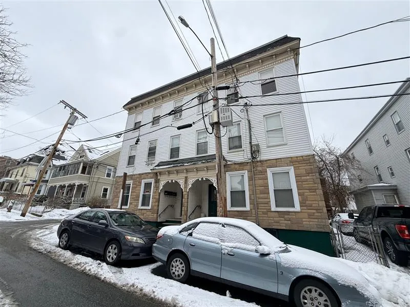 15 Laurel St, Ward Two