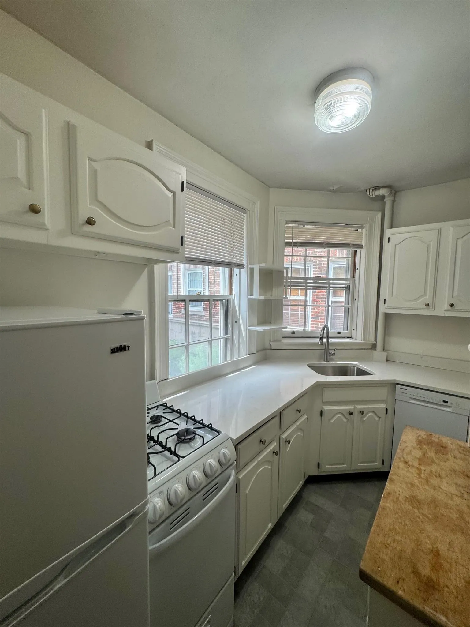 77 Martin St, Neighborhood Nine