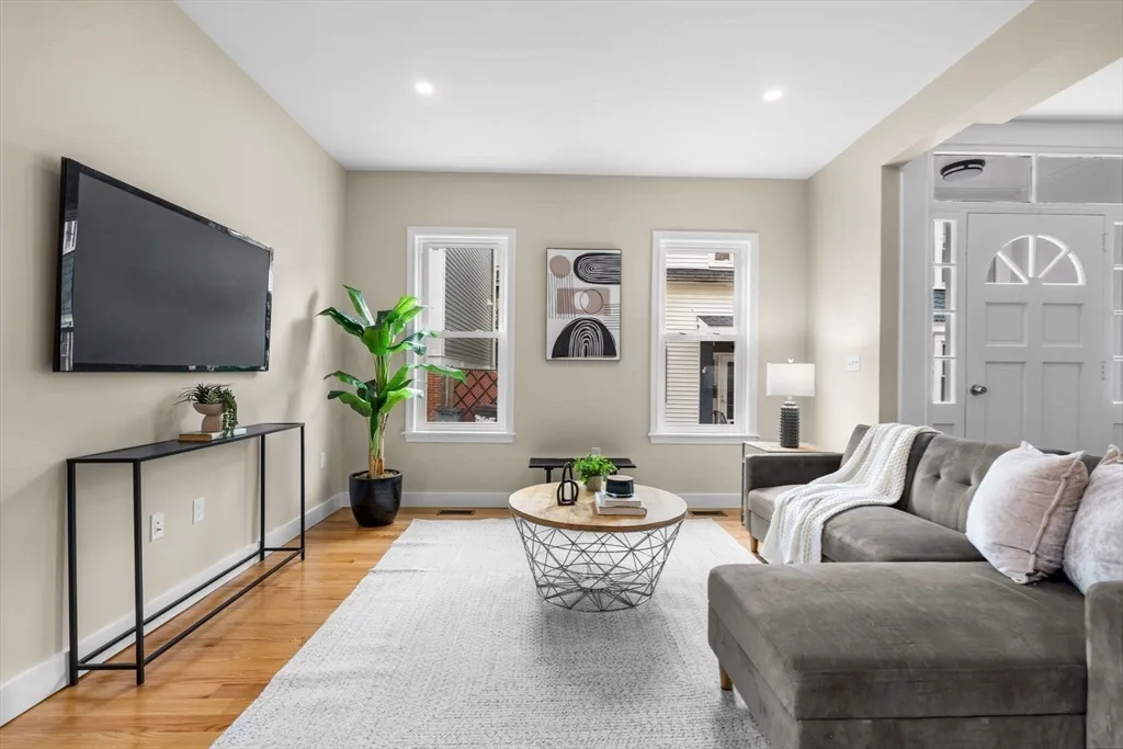 362 Silver St, South Boston