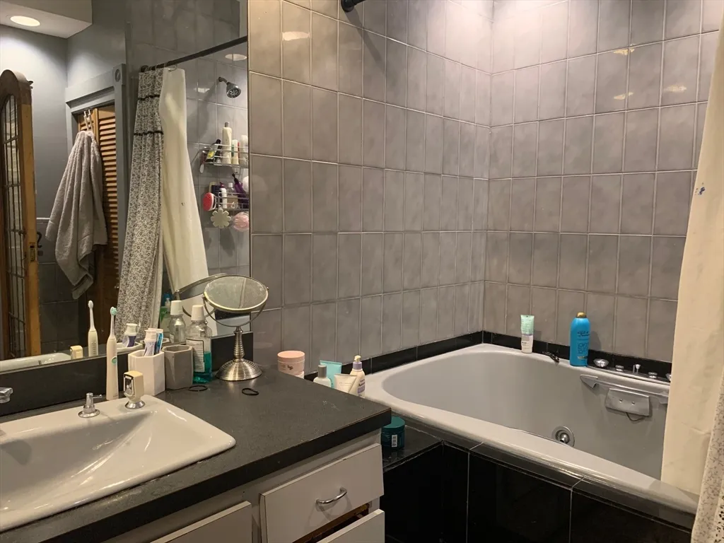 590 Columbus Ave, Roxbury