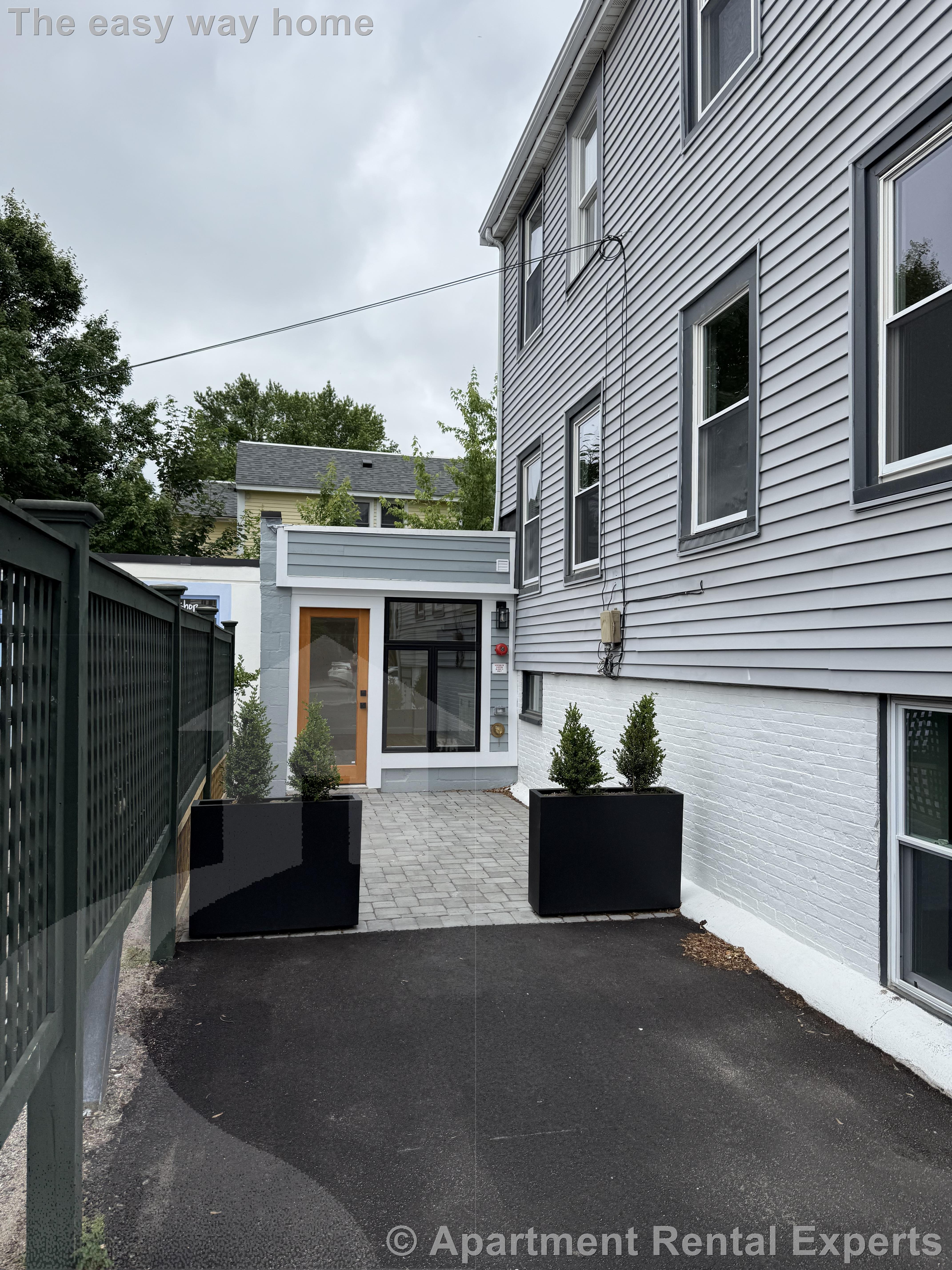 202 Elm St, Davis Square