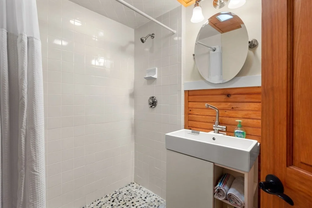 6 North Hudson St, North End