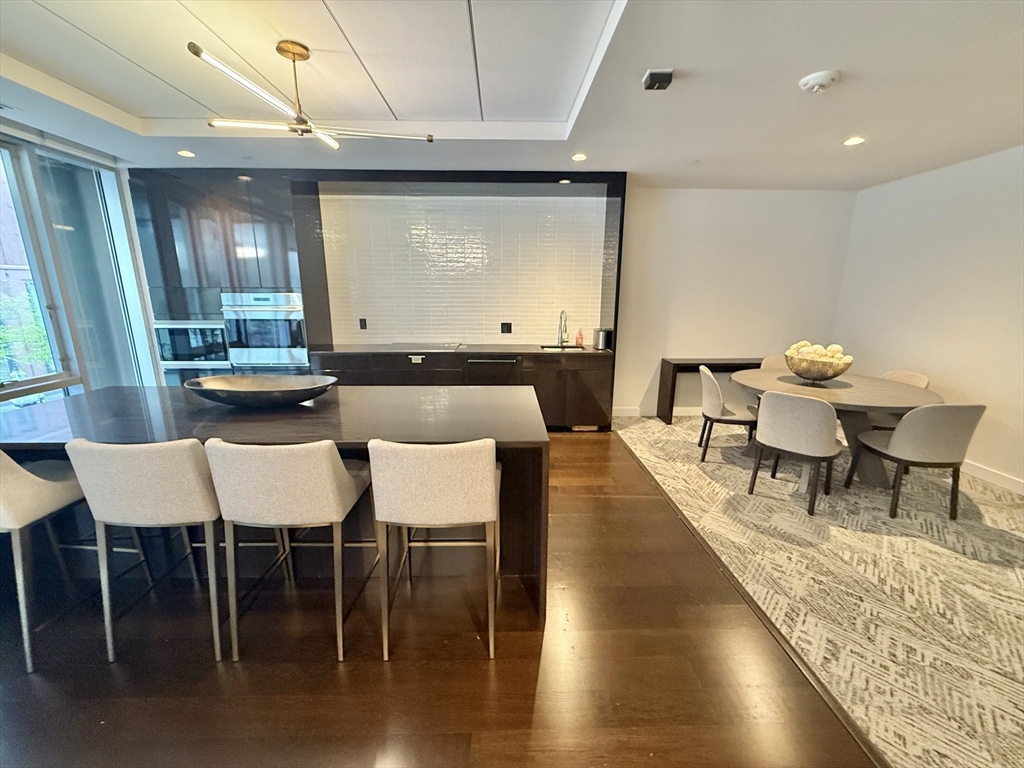 32 Traveler St, South End