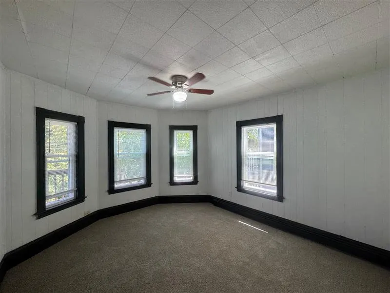 53 Hinckley St, Magoun Square