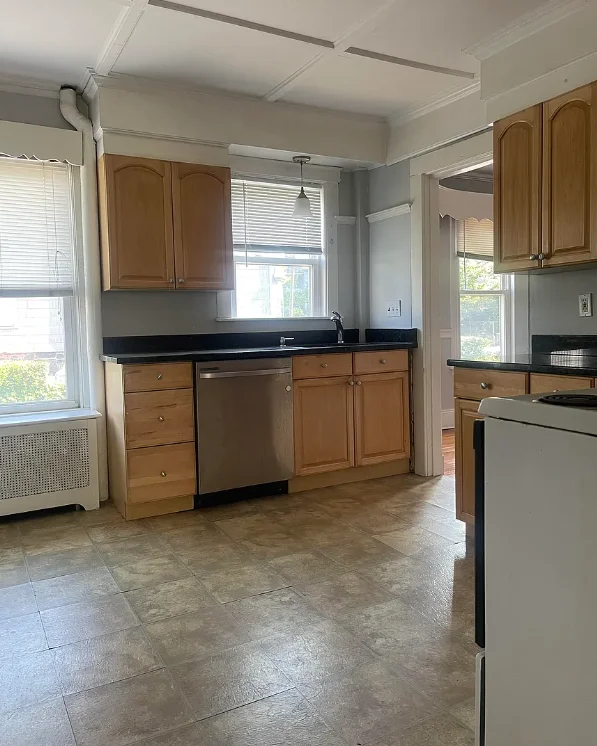 43 Orchard St, Medford