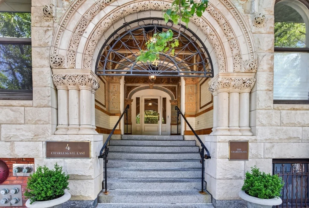4 Charlesgate E, Back Bay