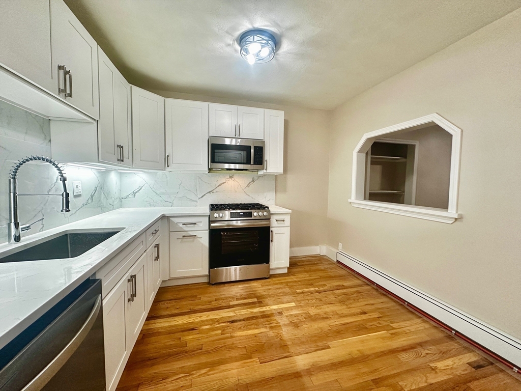 4 Chesterton St, Roxbury