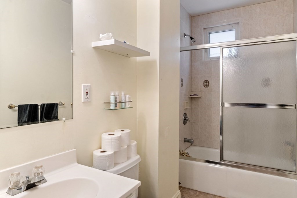 38 Roberts Rd, Harvard Square