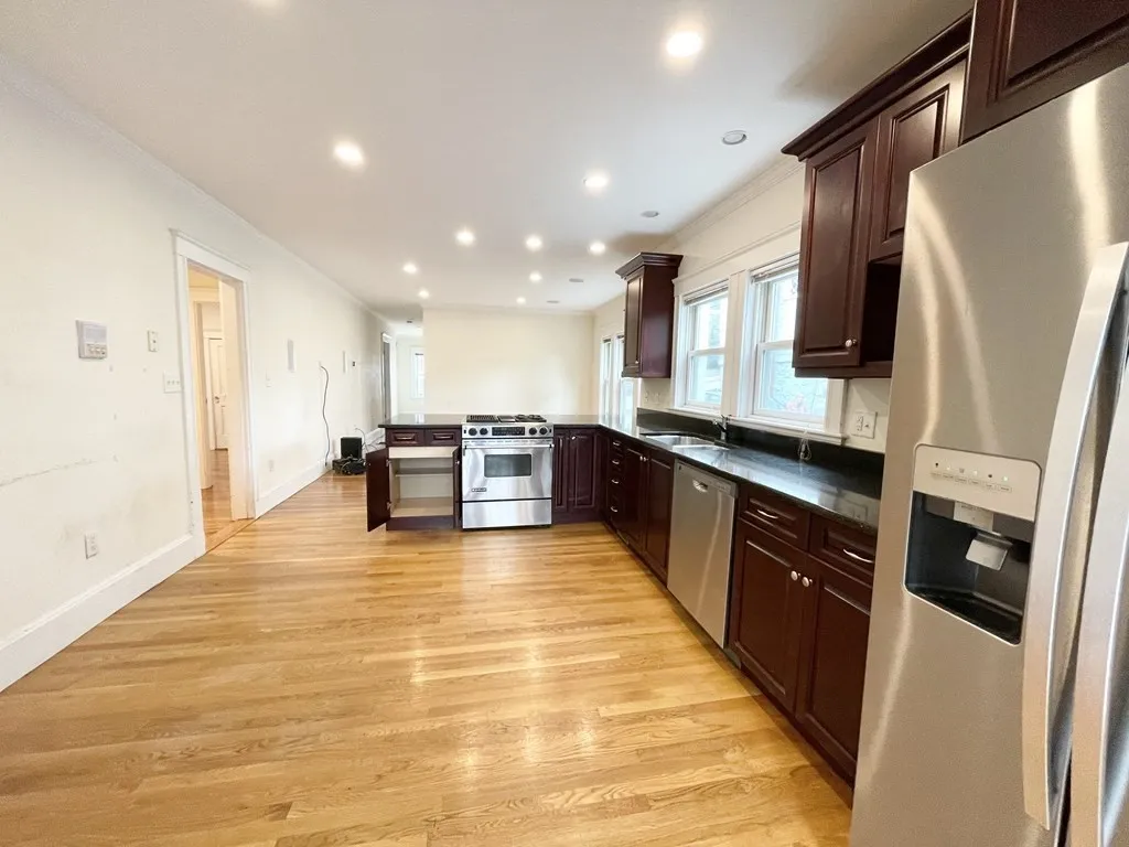 15 Sunset St, Boston