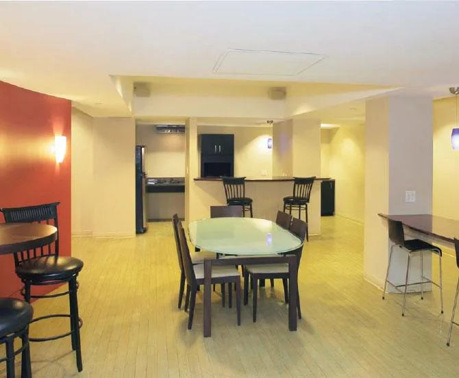 185 Freeman St, North Brookline