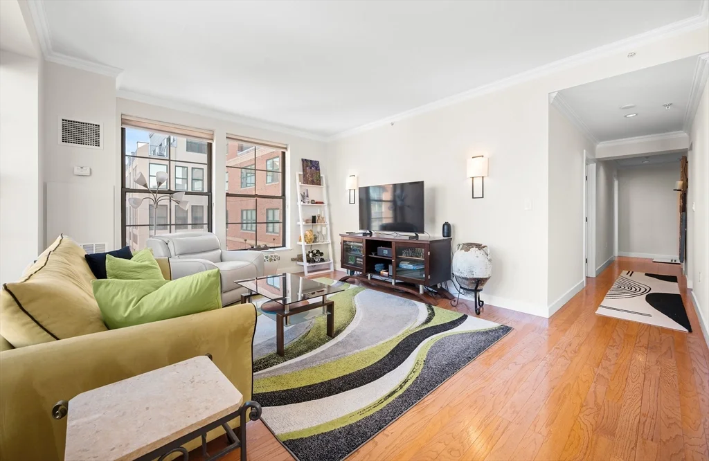 519 Harrison Ave, South End