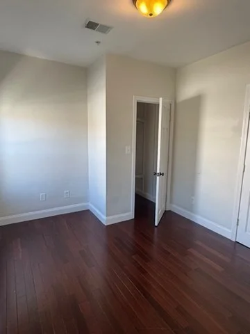 290 Broadway, Winter Hill