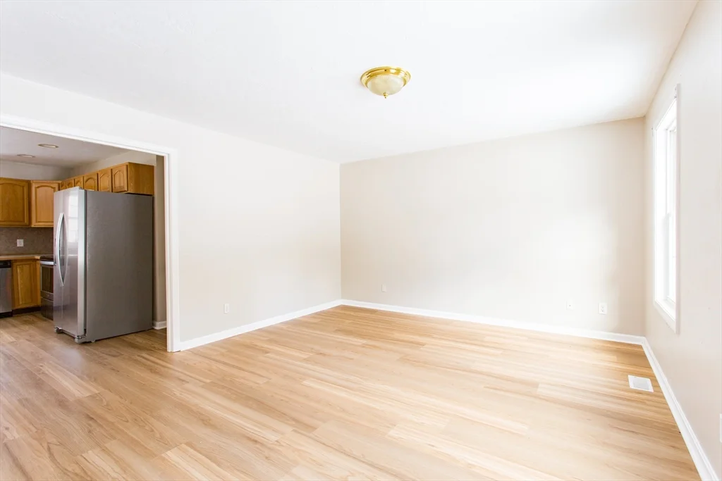 270 New Braintree Rd, West Brookfield