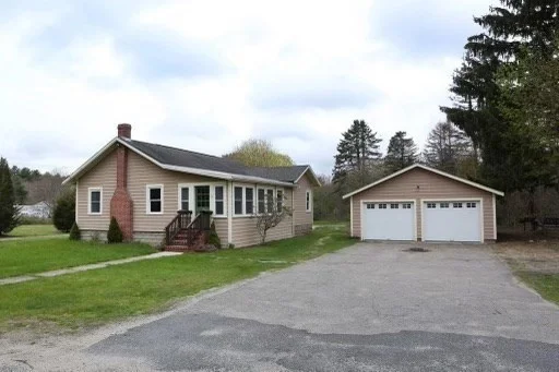 12 Green St, North Carver