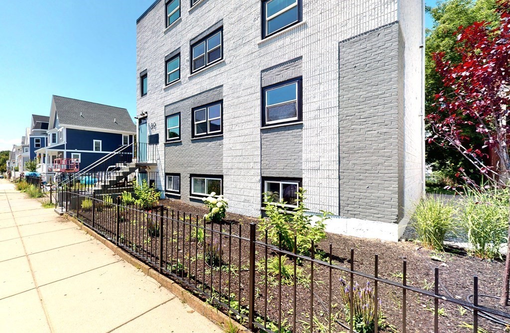 89 Woodrow Ave, Dorchester