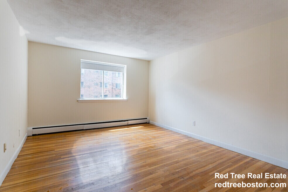 90 Gardner St, Allston