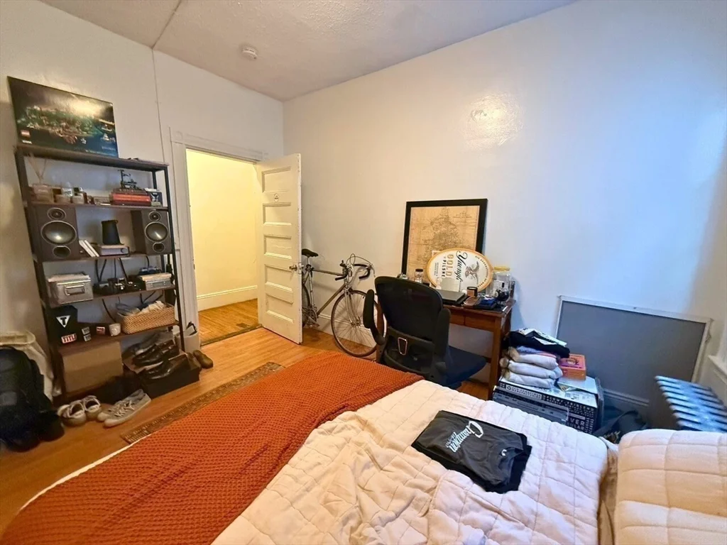 34 Cherokee, Mission Hill