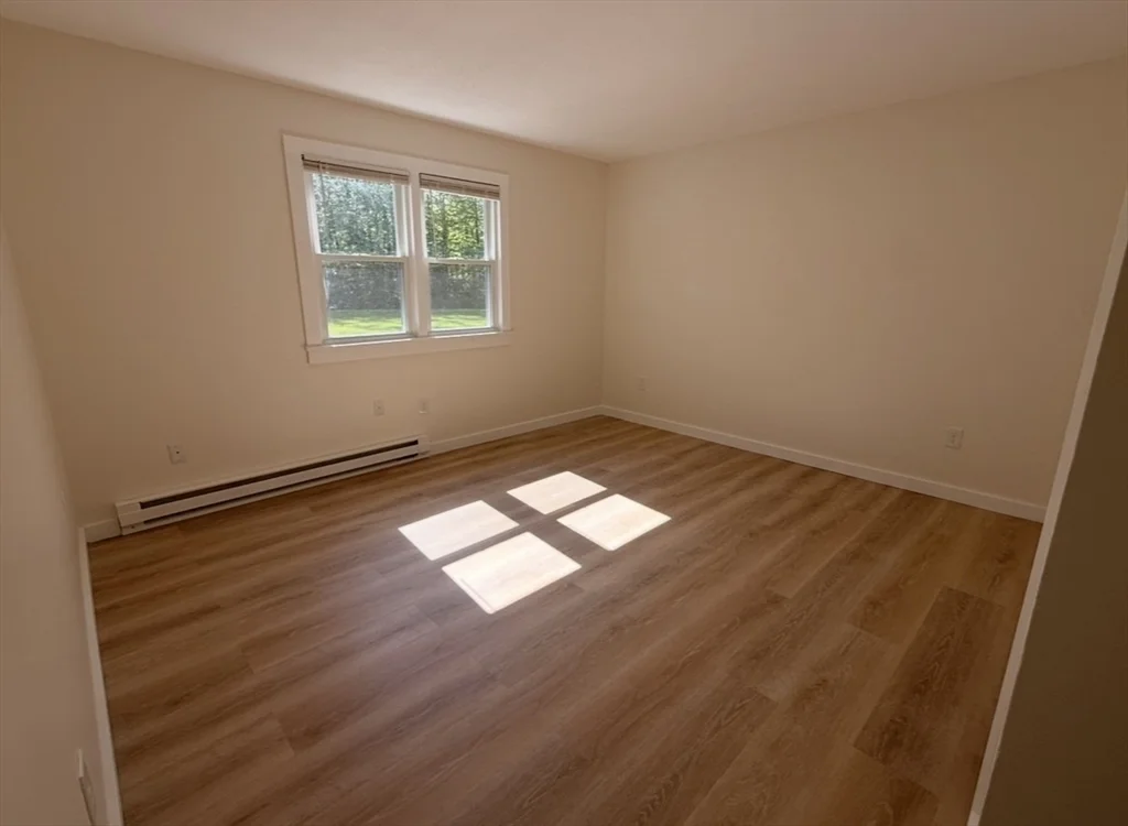 81 Old Amherst Rd, Belchertown
