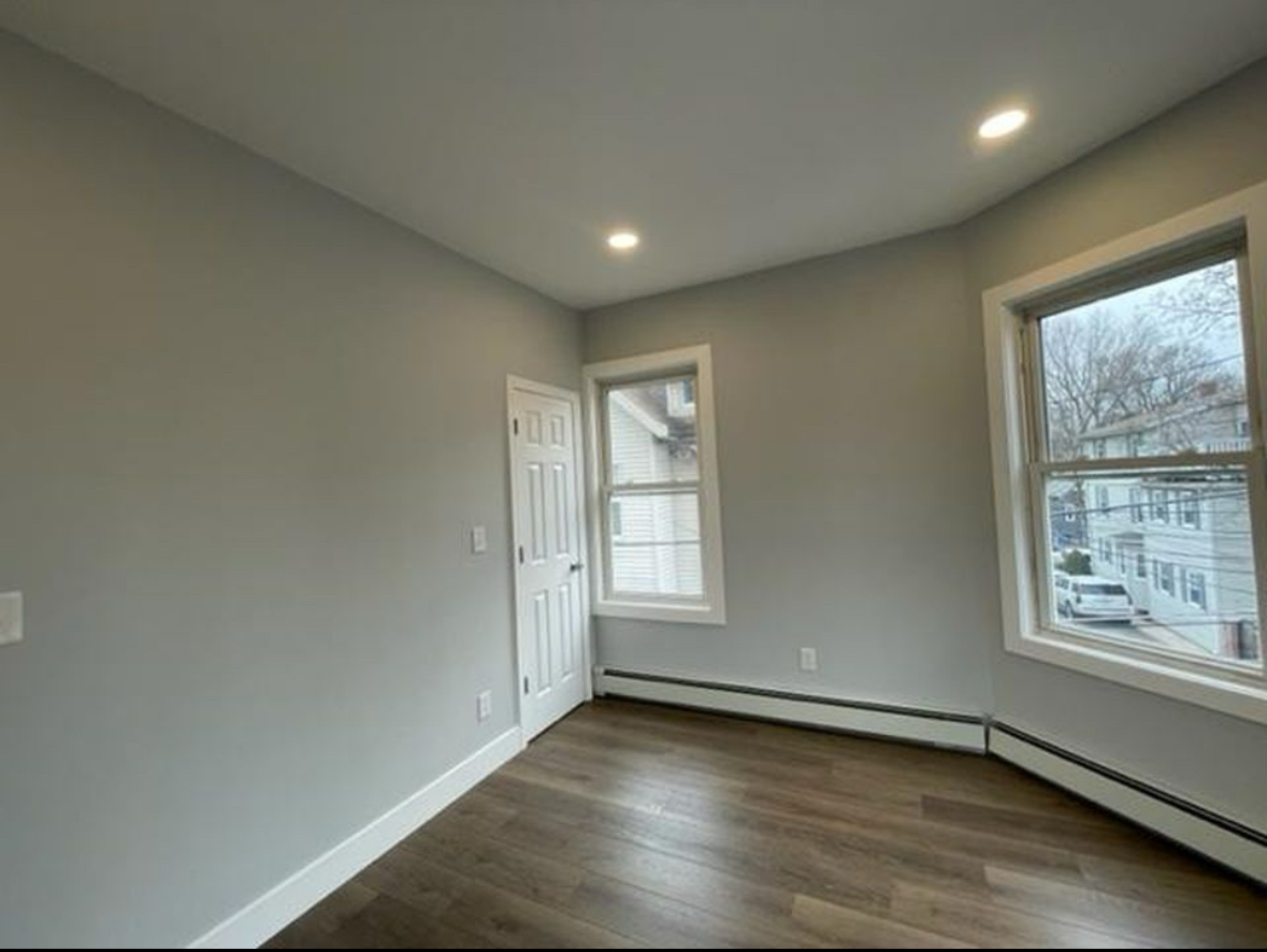 11 Pearl Ter, East Somerville