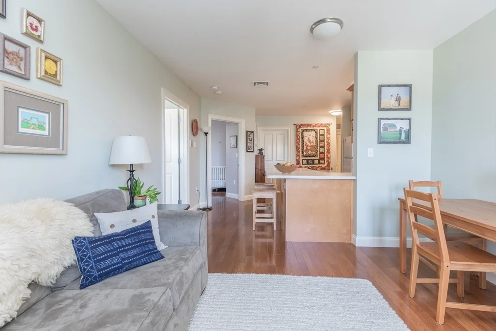 327 Centre St, Jamaica Plain