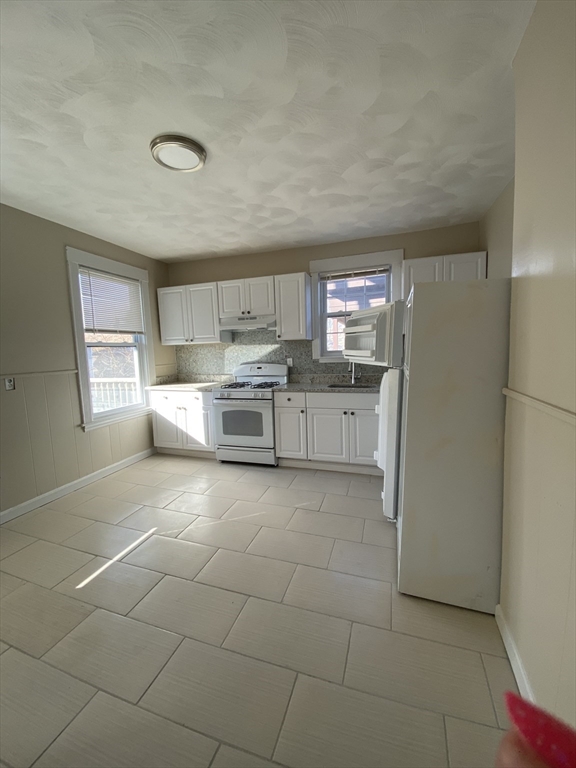 19 Coral Av, Winthrop