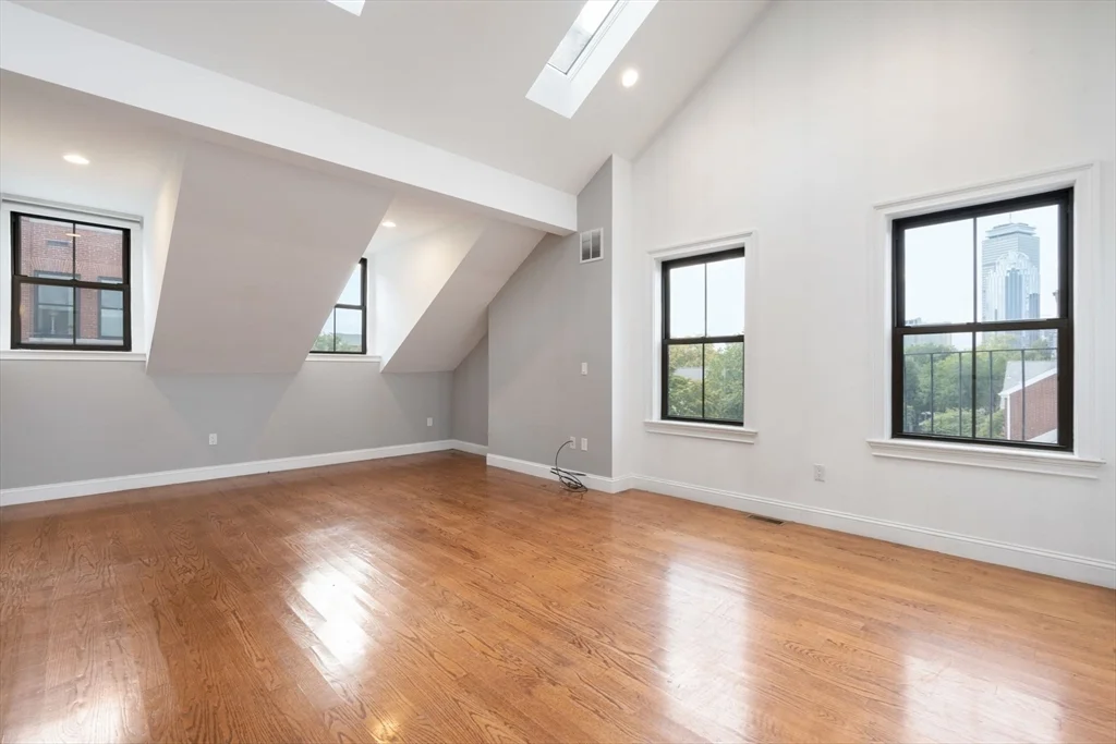 83 W Brookline St, South End