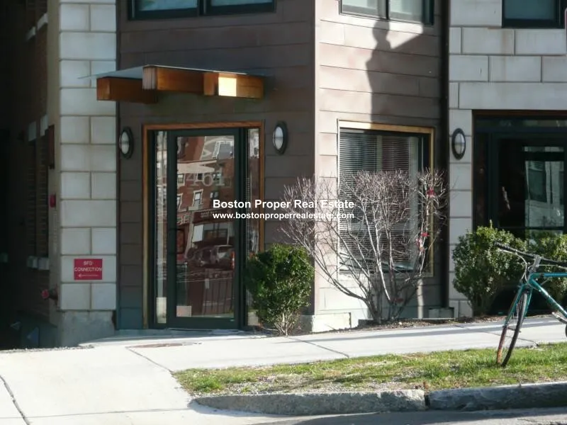 461 Park Dr, Fenway