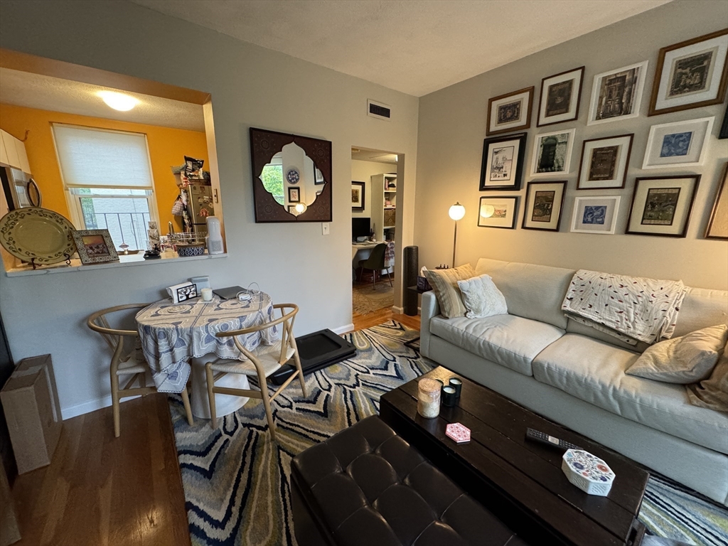 1409 Commonwealth Ave, Brighton