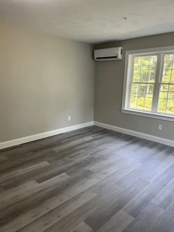 5 Santana Way, Carver