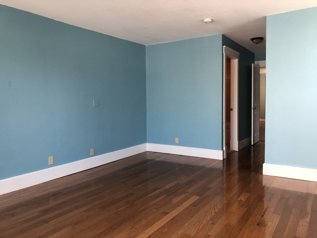 39 Magazine St, Roxbury