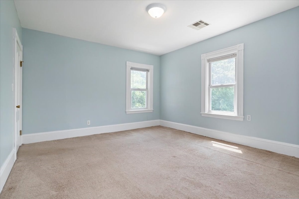 40 Whitehall St, East Dedham