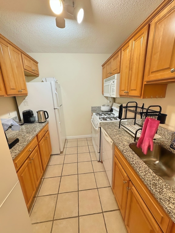 33 Pond Ave, Brookline