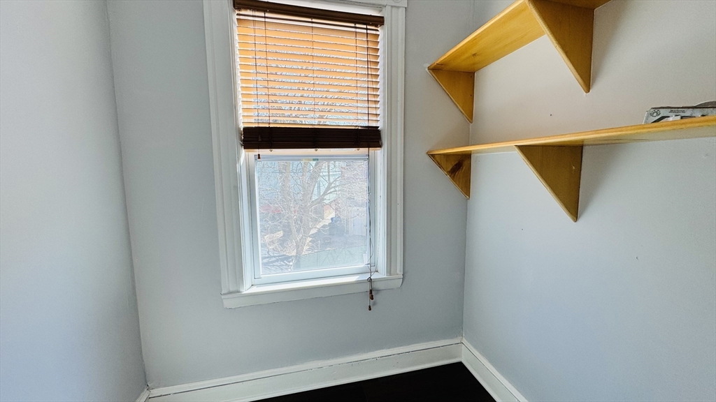 16 Hopkins St, Dorchester