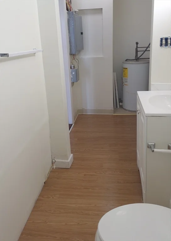 1071 W Boylston, Greendale