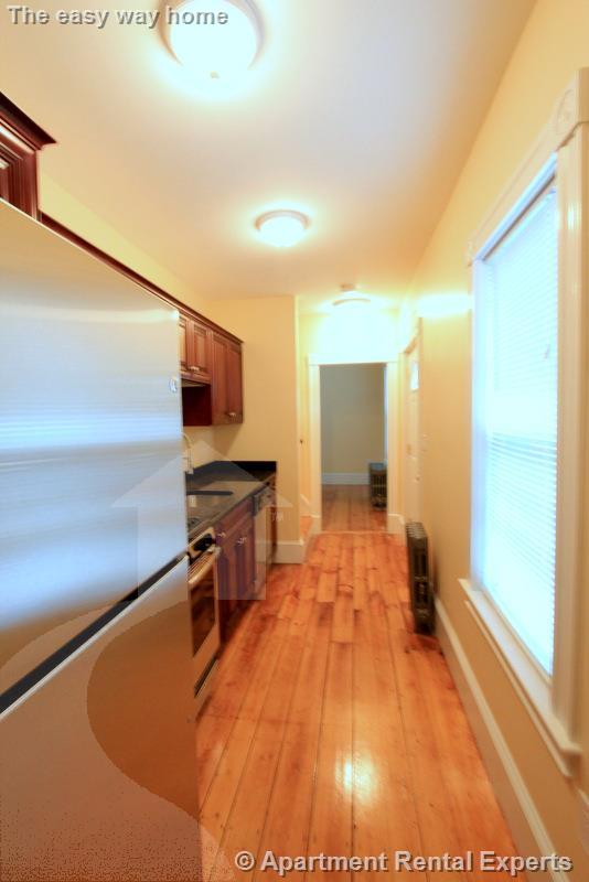 6 White St Pl, Porter Square