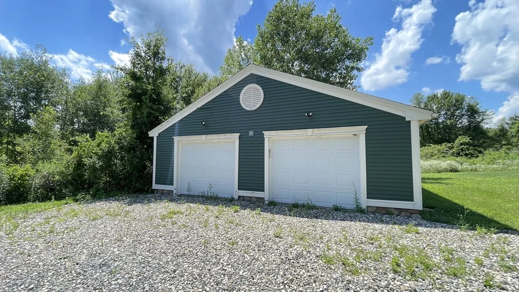 61 Hastings Rd, Southwick