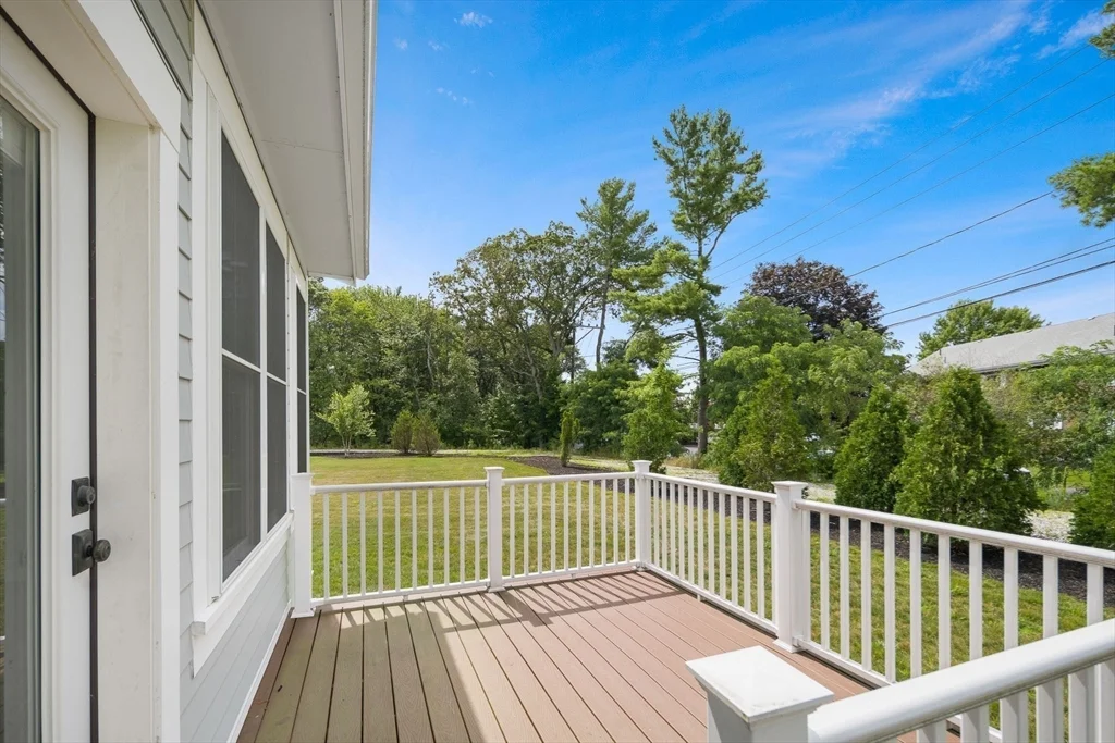 19 Lily Pond Ln, Lexington