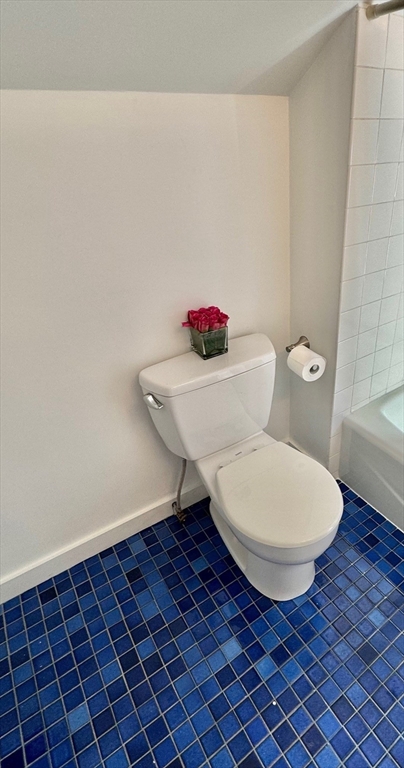 1001 Memorial Dr, Riverside