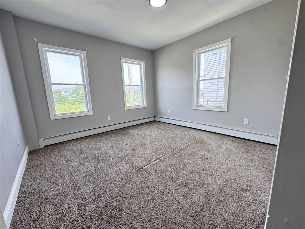 286 Kimball St, Fitchburg