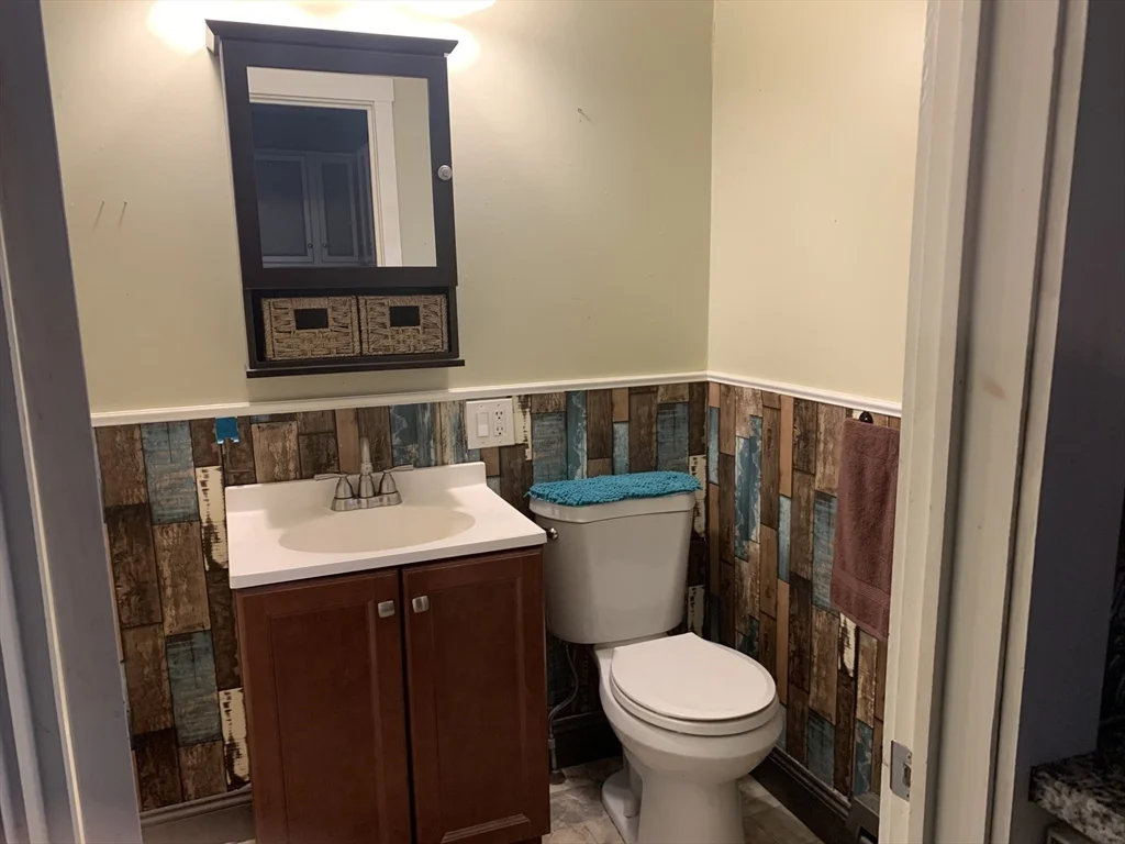 293 Linden St, Fall River