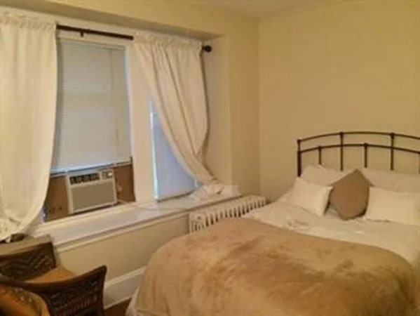 4 Harvard Rd, Belmont