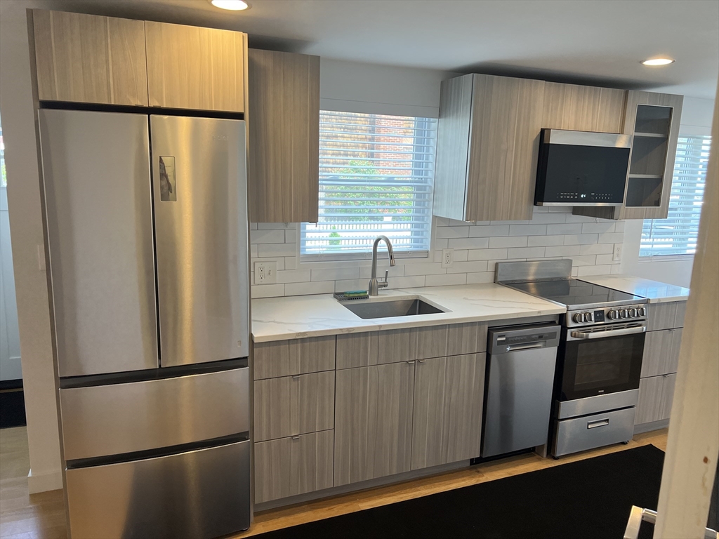 28 Neptune Ave, Winthrop