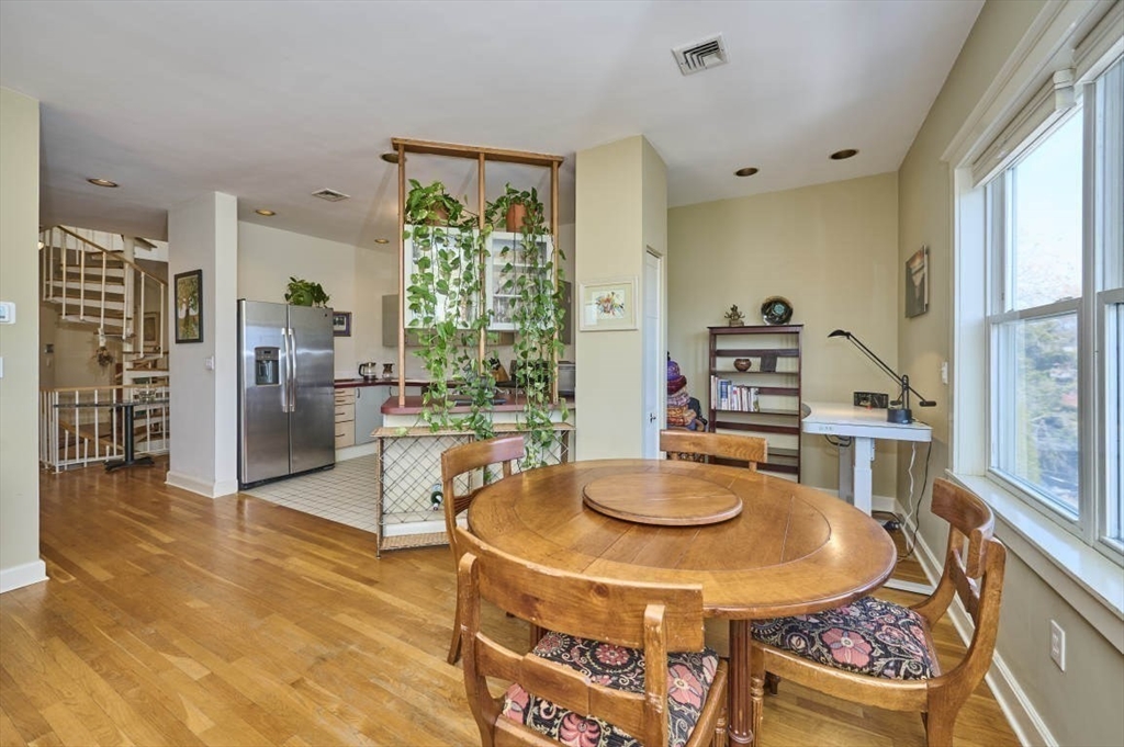 118 Trowbridge St, Harvard Square