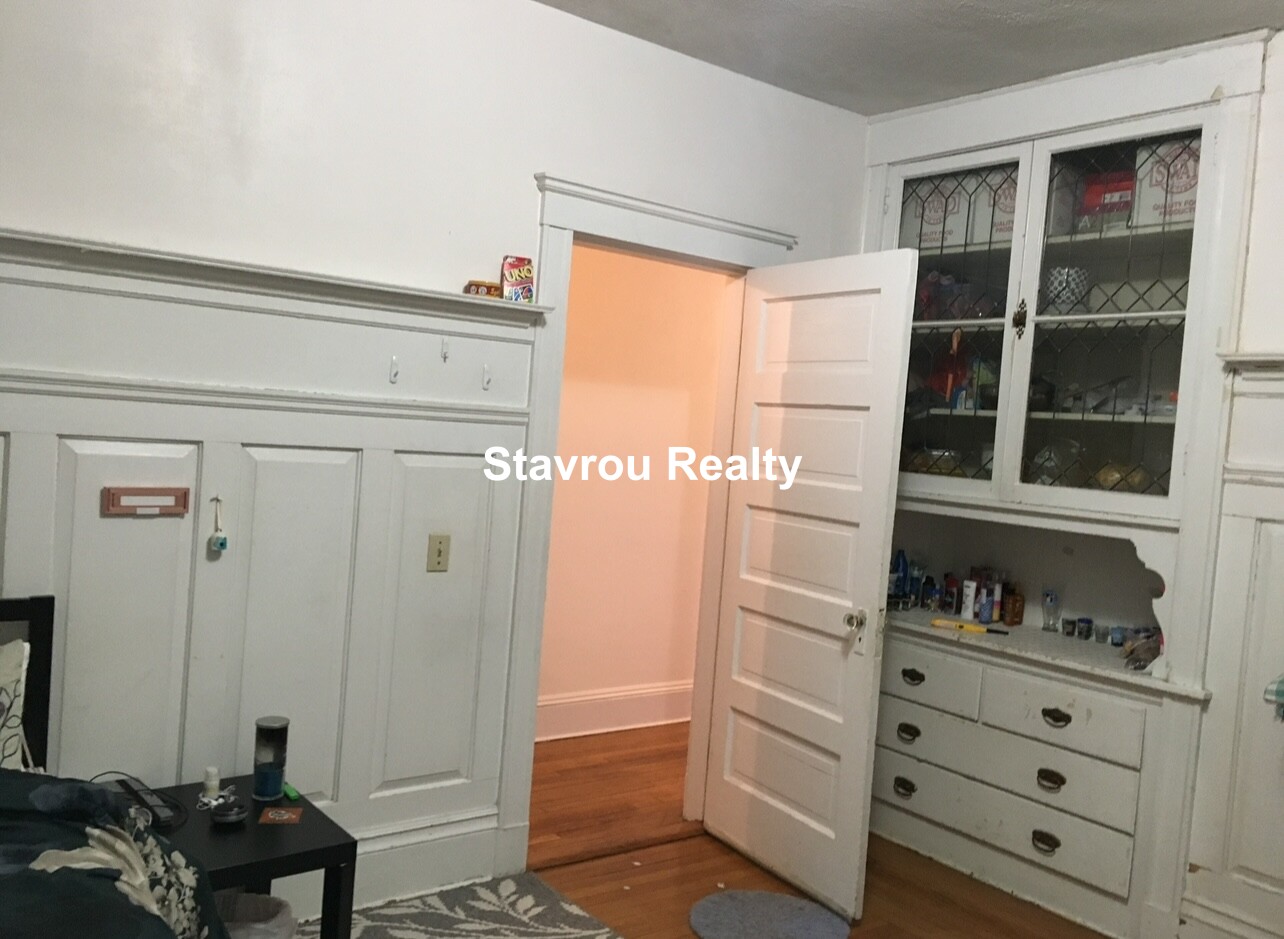 1677 Beacon St, Aspinwall Hill