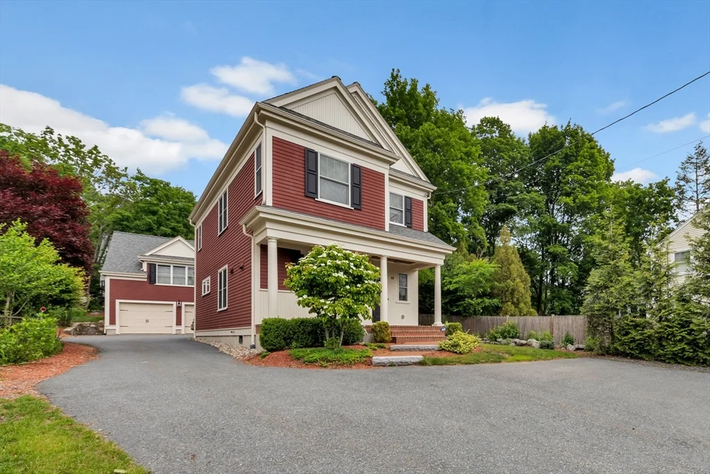 68 Woburn St, Lexington