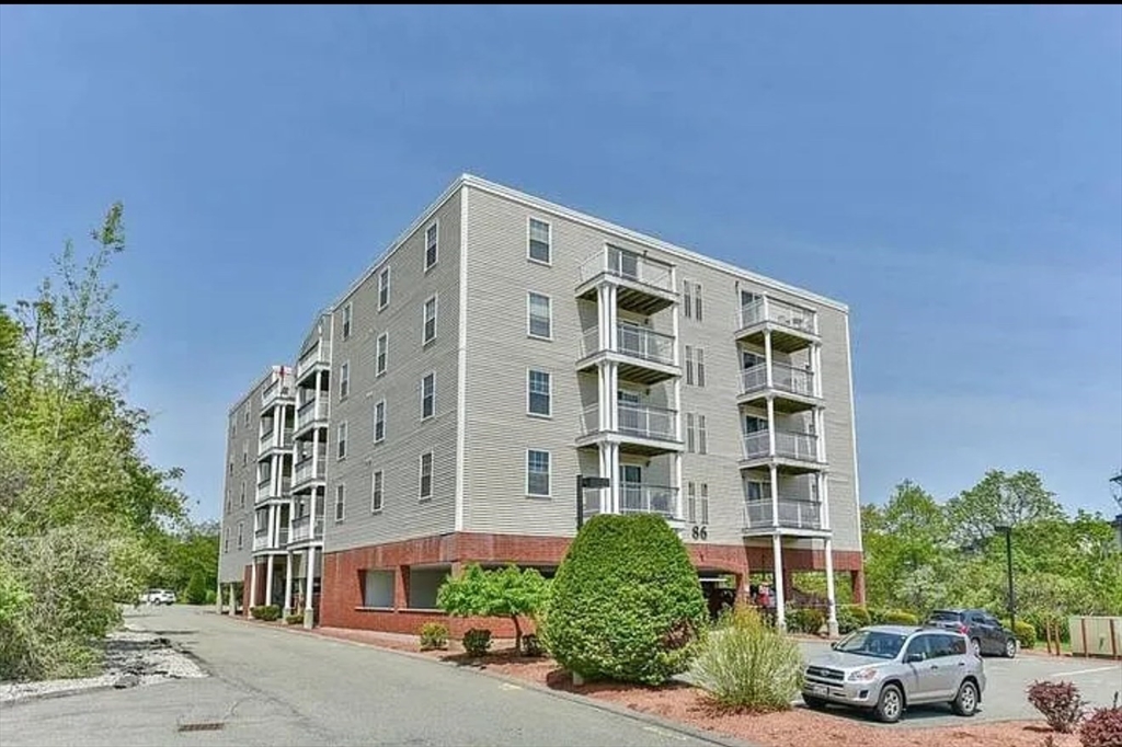 86 E Howard St, Quincy