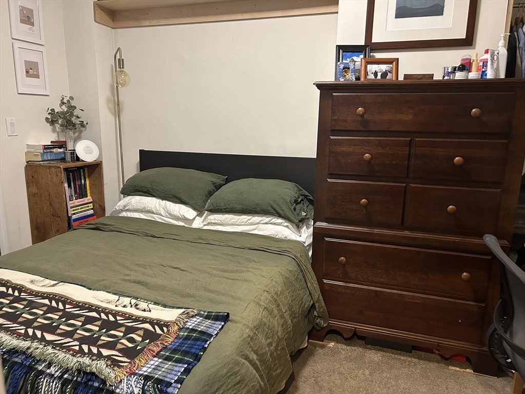 14 Evergreen Sq, Somerville